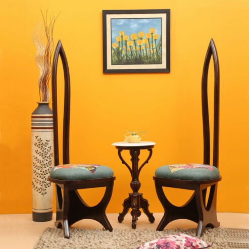 Stylish and Sturdy Wooden Chair – Perfect for Your Living Room – Order Now!